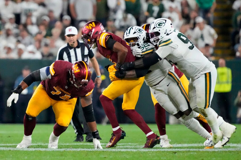 start and sit kickers / defenses fantasy